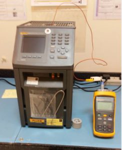 Fluke metrology well with Fluke 1524 digtilal thermometer